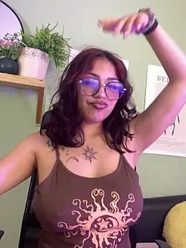 Snapshot of Liittleluaa_ chatting on March 1, 2025, 12:01 pm Liittleluaa online show from March 1, 2025, 12:01 pm