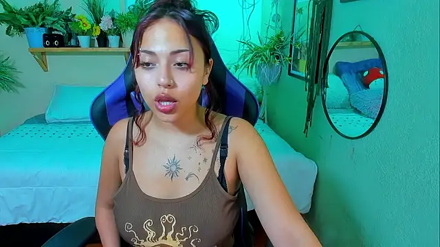 Snapshot of Liittleluaa_ chatting on October 3, 2025, 1:56 pm Liittleluaa online show from October 3, 2025, 1:56 pm