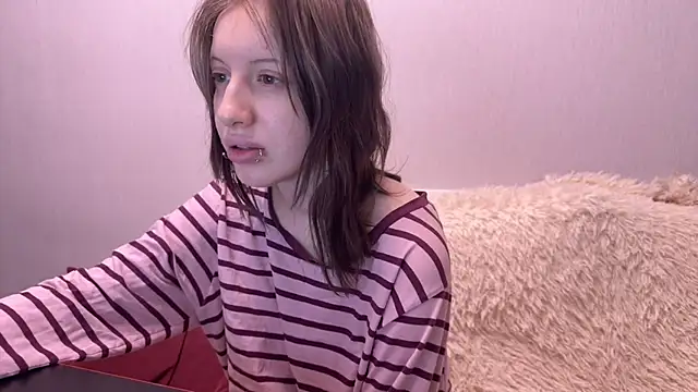 Snapshot of moundliicht1 chatting on November 22, 2025, 8:40 pm moundliicht1 online show from November 22, 2025, 8:40 pm