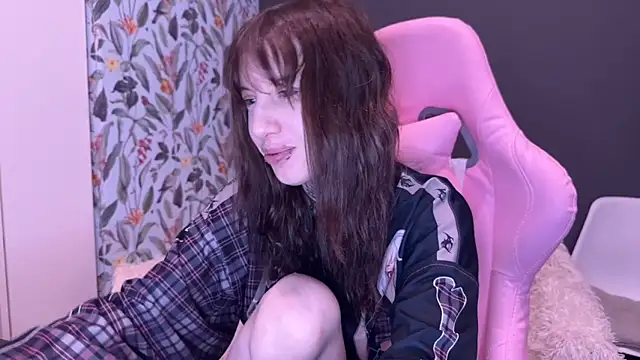 moundliicht1 online show from April 29, 2026, 8:48 pm