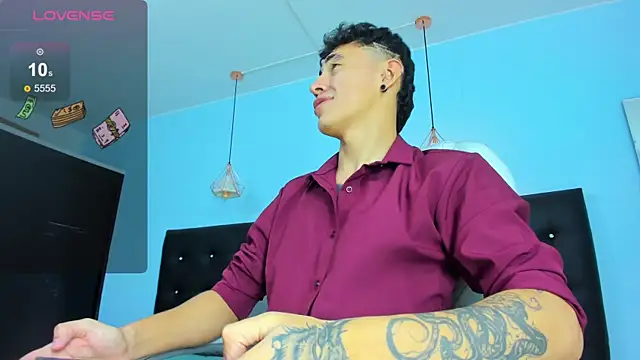 Lobo 17  online show from December 21, 2025, 1:52 am