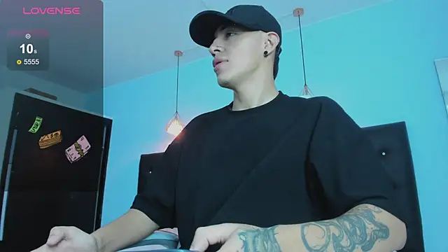 Lobo 17  online show from November 15, 2025, 3:43 am