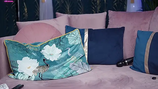 Snapshot of EllisSkyler chatting on March 4, 2025, 3:00 am EllisSkyler online show from March 4, 2025, 3:00 am