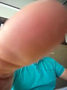 Snapshot of KarlosCarutox chatting on September 24, 2025, 7:15 am KarlosCarutox online show from September 24, 2025, 7:15 am