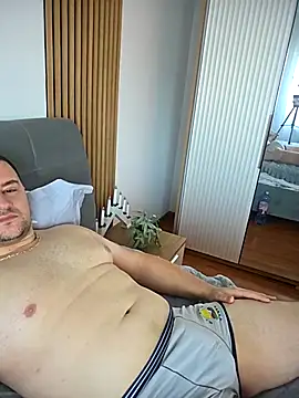 KarlosCarutox online show from December 21, 2025, 7:32 am