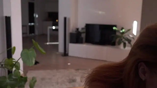 EsmaCrumbley online show from March 18, 2026, 4:26 am