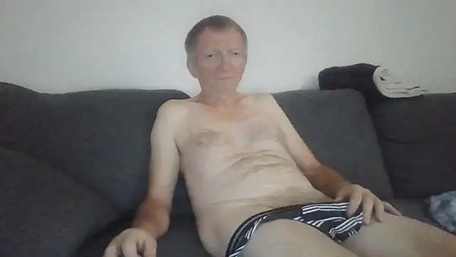 naturiste974 online show from July 1, 2026, 1:44 pm