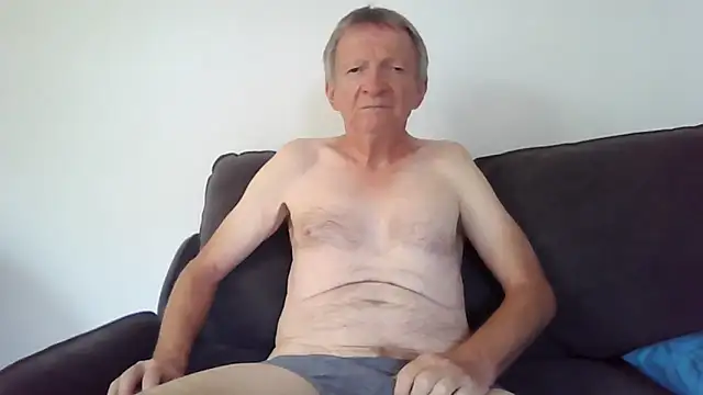 Snapshot of naturiste974 chatting on February 23, 2026, 7:53 am naturiste974 online show from February 23, 2026, 7:53 am