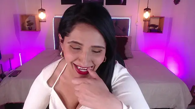 Snapshot of emily_leinner chatting on December 3, 2025, 3:33 pm emily leinner online show from December 3, 2025, 3:33 pm