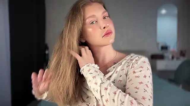 Scarlett Florence online show from November 19, 2025, 11:21 am