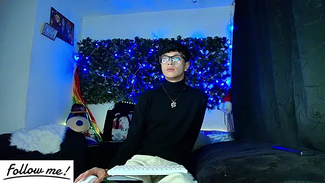 Snapshot of twink_sebas_ chatting on January 10, 2025, 5:05 am twink sebas online show from January 10, 2025, 5:05 am
