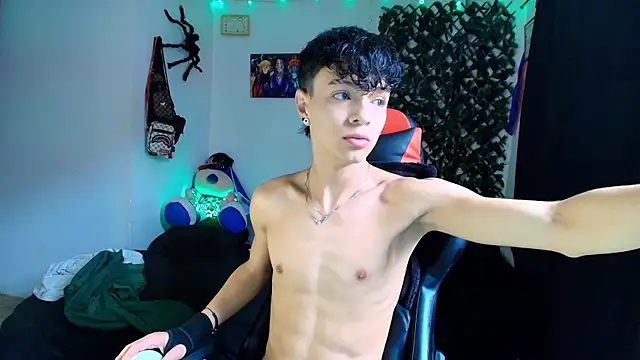 Snapshot of twink_sebas_ chatting on February 9, 2025, 3:34 pm twink sebas online show from February 9, 2025, 3:34 pm