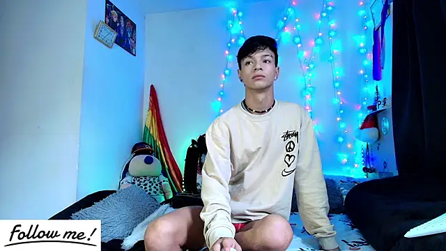 Snapshot of twink_sebas_ chatting on January 5, 2025, 2:41 pm twink sebas online show from January 5, 2025, 2:41 pm