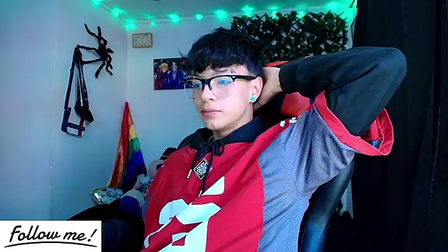 Snapshot of twink_sebas_ chatting on January 19, 2025, 7:15 pm twink sebas online show from January 19, 2025, 7:15 pm
