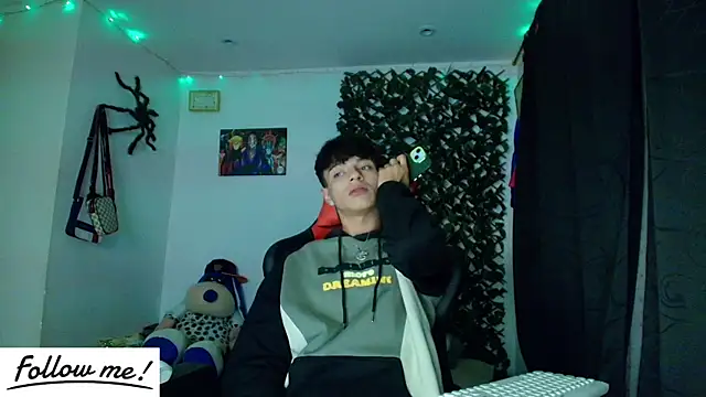 Snapshot of twink_sebas_ chatting on January 21, 2025, 6:54 am twink sebas online show from January 21, 2025, 6:54 am