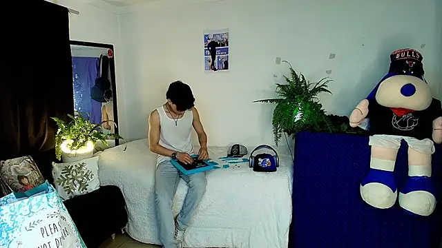 Snapshot of twink_sebas_ chatting on October 17, 2025, 3:21 am twink sebas online show from October 17, 2025, 3:21 am