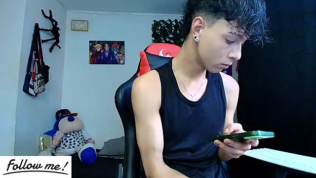 Snapshot of twink_sebas_ chatting on February 2, 2025, 5:58 pm twink sebas online show from February 2, 2025, 5:58 pm
