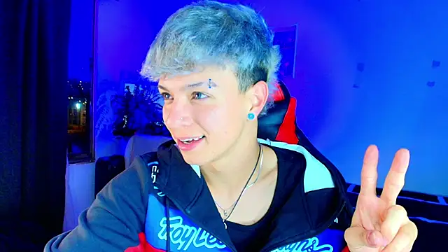 Snapshot of twink_sebas_ chatting on December 18, 2025, 1:15 pm twink sebas online show from December 18, 2025, 1:15 pm