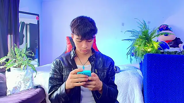 Snapshot of twink_sebas_ chatting on October 15, 2025, 2:25 pm twink sebas online show from October 15, 2025, 2:25 pm