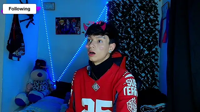 Snapshot of twink_sebas_ chatting on February 26, 2025, 4:19 am twink sebas online show from February 26, 2025, 4:19 am