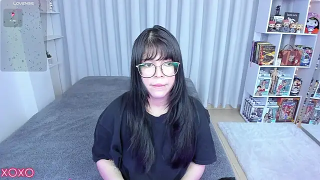 Snapshot of misshoneyxxx chatting on February 10, 2026, 2:32 am misshoneyxxx online show from February 10, 2026, 2:32 am