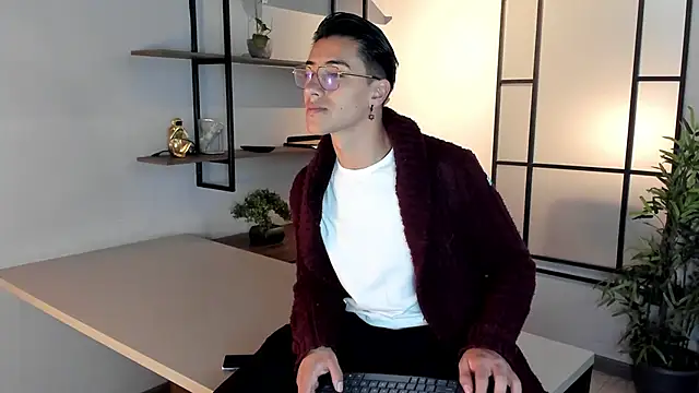 Andy Joy  online show from September 9, 2025, 11:30 am