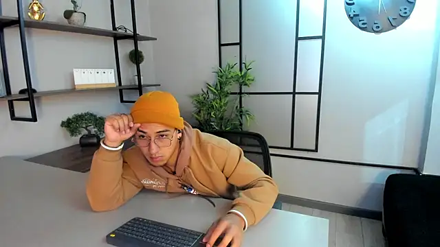 Andy Joy  online show from November 12, 2025, 11:36 am