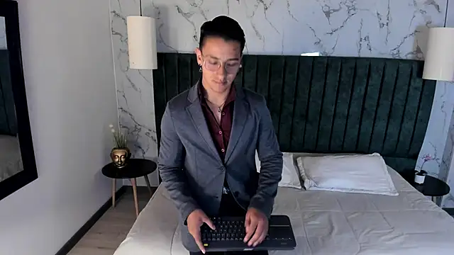 Andy Joy  online show from September 26, 2025, 12:01 pm