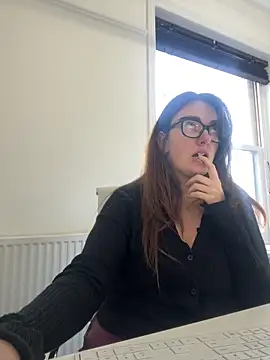 Miss Stassi online show from February 5, 2025, 9:25 am