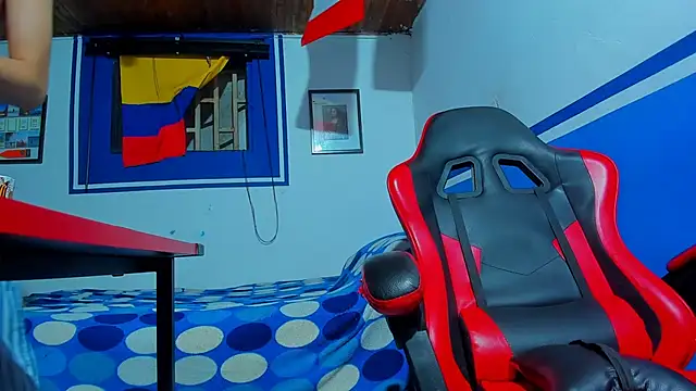 Snapshot of maxowens_oficial chatting on March 2, 2026, 9:00 pm maxowens oficial online show from March 2, 2026, 9:00 pm