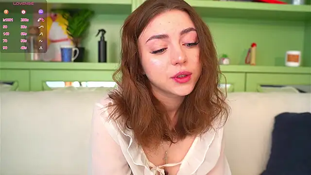 Snapshot of LindaFarmer chatting on April 17, 2026, 4:15 am LindaFarmer online show from April 17, 2026, 4:15 am