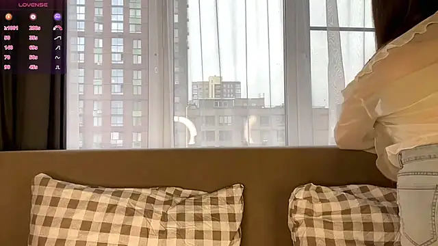 LindaFarmer online show from September 26, 2025, 4:08 am