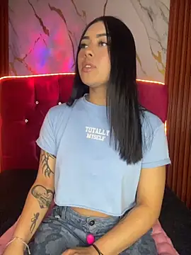 Snapshot of emily_22x chatting on November 19, 2025, 5:46 pm emily 22x online show from November 19, 2025, 5:46 pm