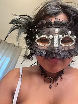 Snapshot of Bella_Luna18 chatting on March 25, 2026, 4:39 pm Bella Luna18 online show from March 25, 2026, 4:39 pm