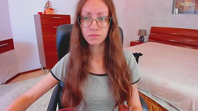 Pantyhose Mila online show from October 19, 2025, 7:05 pm