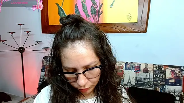 Snapshot of naihroby chatting on October 18, 2025, 3:19 am naihroby online show from October 18, 2025, 3:19 am