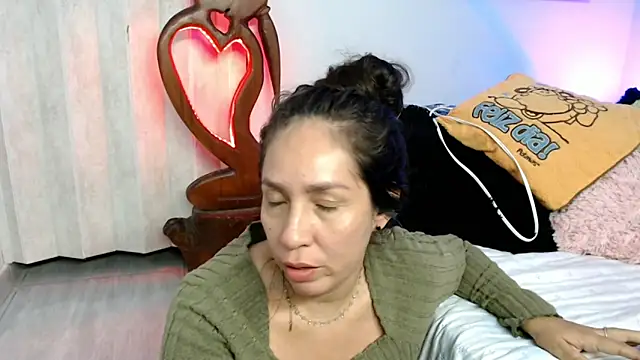 naihroby online show from February 17, 2026, 5:49 am