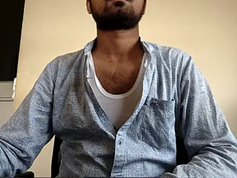 Snapshot of Ishan003 chatting on May 10, 2026, 6:39 am Ishan003 online show from May 10, 2026, 6:39 am