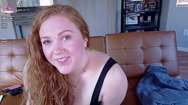 Scarlettredff online show from April 11, 2026, 6:33 pm