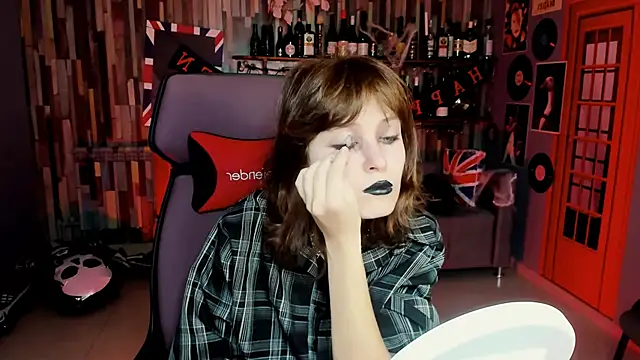 Snapshot of LolaAsmus chatting on October 25, 2025, 5:17 am LolaAsmus online show from October 25, 2025, 5:17 am