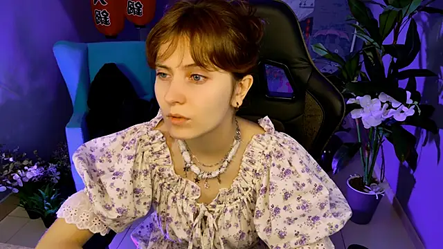 Snapshot of LolaAsmus chatting on November 8, 2025, 8:40 am LolaAsmus online show from November 8, 2025, 8:40 am