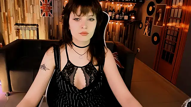 LolaAsmus online show from April 15, 2026, 1:26 pm