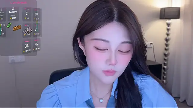 Strawberrybabyy1 online show from November 5, 2025, 2:53 pm