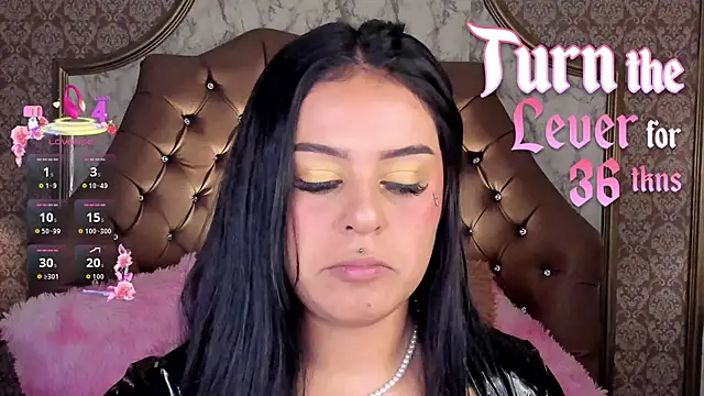 SoffiQueen online show from June 4, 2026, 2:11 pm