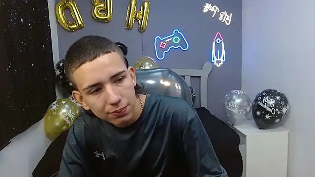 Snapshot of JackSwan18 chatting on January 3, 2025, 2:08 pm JackSwan18 online show from January 3, 2025, 2:08 pm