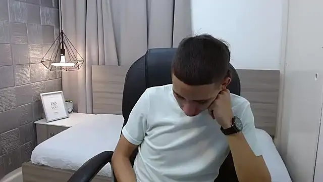 Snapshot of JackSwan18 chatting on December 27, 2024, 6:10 pm JackSwan18 online show from December 27, 2024, 6:10 pm