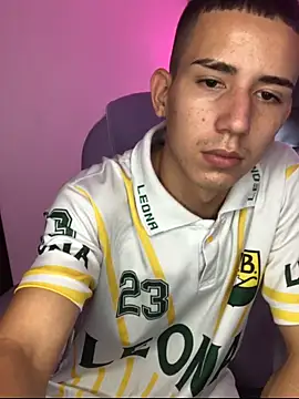 Snapshot of JackSwan18 chatting on October 10, 2025, 3:18 am JackSwan18 online show from October 10, 2025, 3:18 am