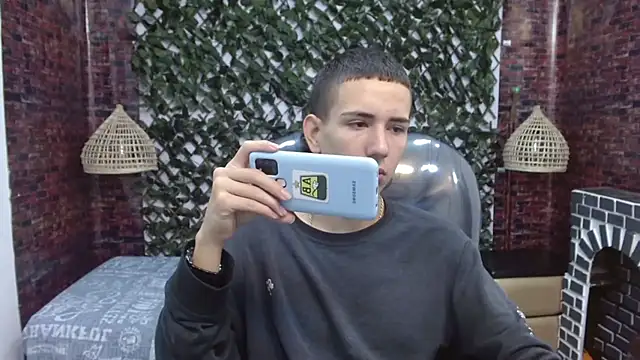 Snapshot of JackSwan18 chatting on January 5, 2025, 12:42 pm JackSwan18 online show from January 5, 2025, 12:42 pm