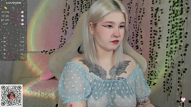 Snapshot of chillycharm chatting on January 22, 2025, 12:16 am chillycharm online show from January 22, 2025, 12:16 am