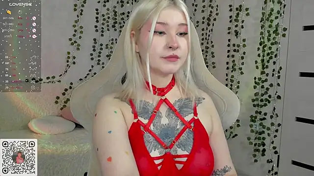 Snapshot of chillycharm chatting on March 1, 2025, 12:17 am chillycharm online show from March 1, 2025, 12:17 am